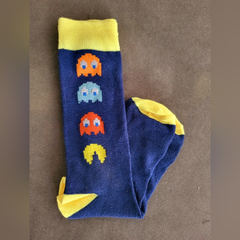 Stocking Stuffer Make Offer NWOT Atari Pac Man Mens Socks Size 6-12
